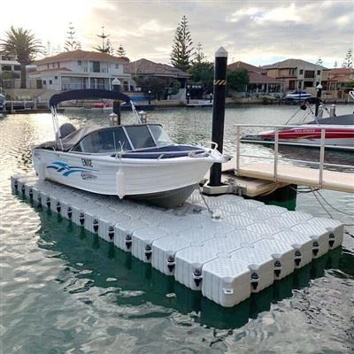 জেট স্কি ইয়টের জন্য ভাসমান